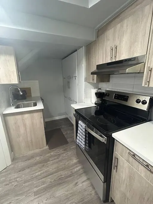 Cute Highlandpark Apartment Calgary