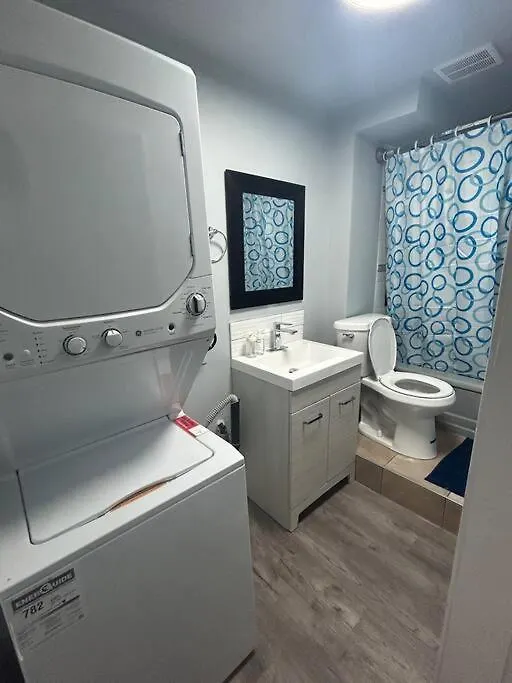 Cute Highlandpark Apartment Calgary