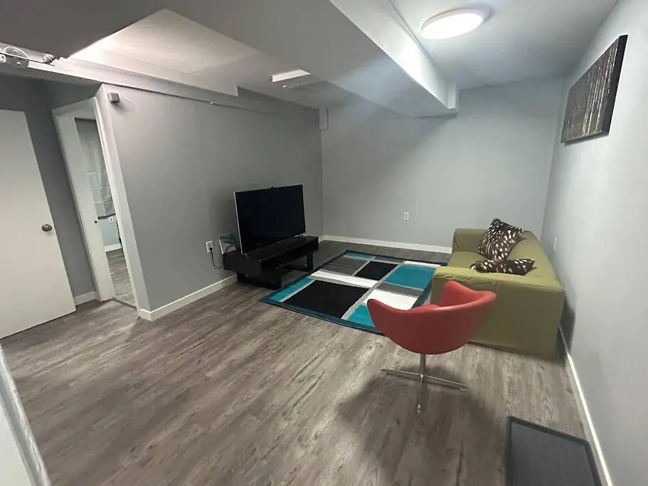 Cute Highlandpark Apartment Calgary